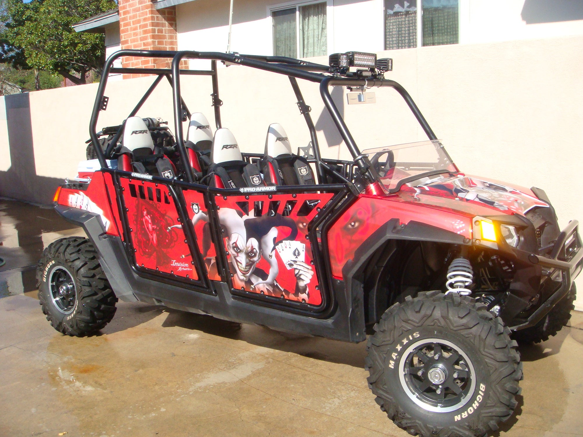 Joker - Red Background Black/Wht Joker - Pro Armor Side View